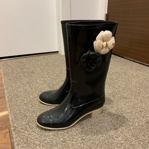 AUTHENTIC CHANEL CAMELLIA RUBBER RAIN BOOTS SZ 38